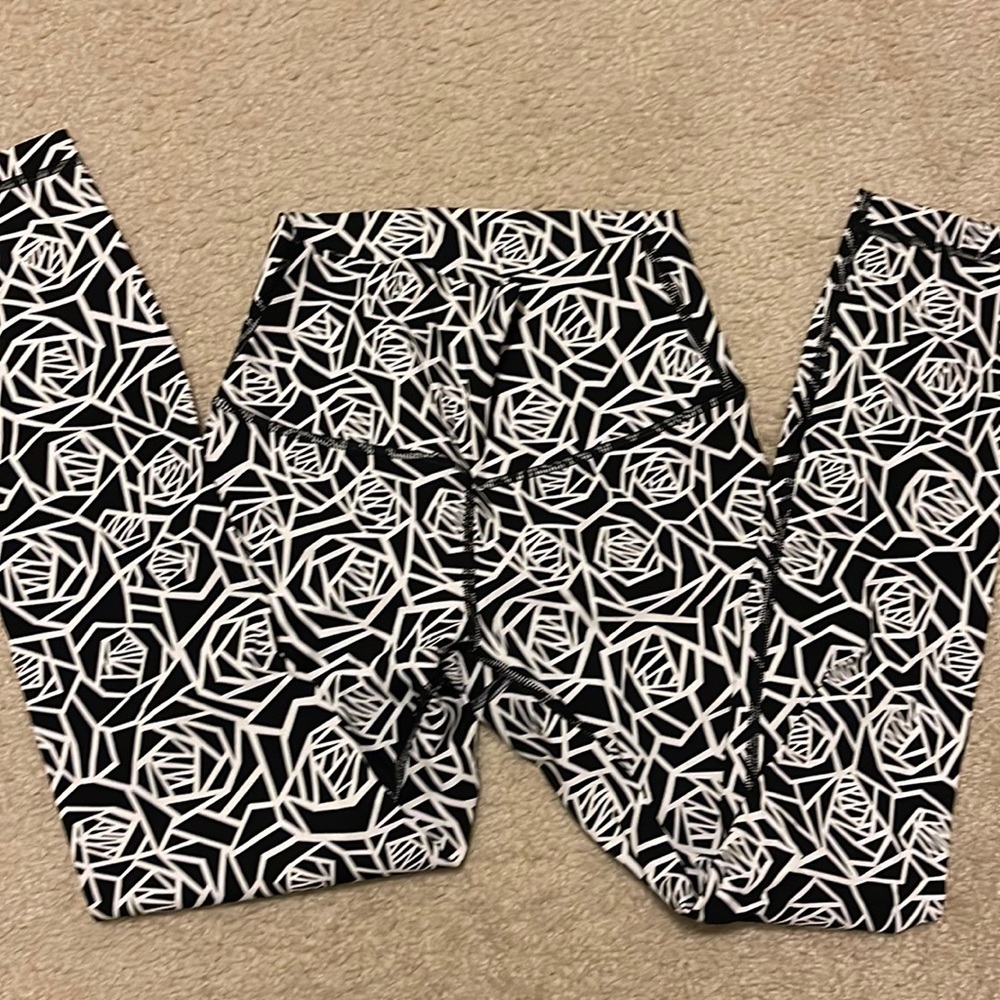 Lululemon patterned leggings size 4